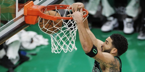Nba, Tatum show trascina i Celtics. Successo anche per i Bucks