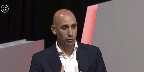 Spagna, Rubiales squalificato per 3 anni dal Tribunale amministrativo