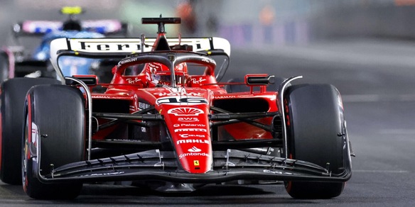 GP Las Vegas, Ferrari super: pole di Leclerc davanti a Sainz