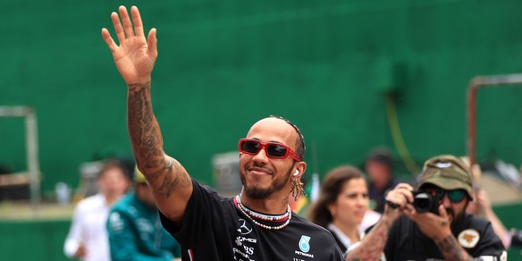 Hamilton sostenuto da una tifosa speciale: "Dovrebbe avere 9 titoli"