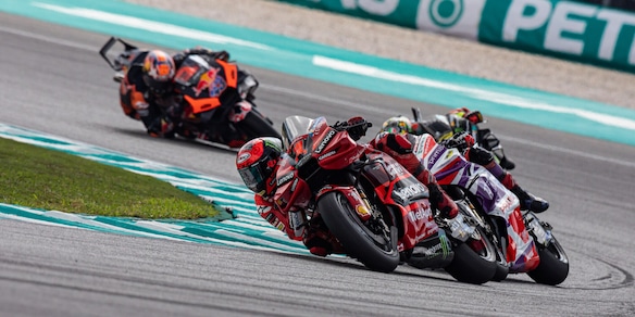 MotoGP Valencia, Zarco comanda le FP1: Martin terzo, Bagnaia lontano