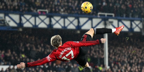 Tottenham ko con l'Aston Villa, Garnacho trascina il Manchester United