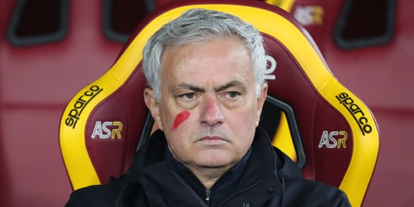 Mourinho: "Sono un bandito del calcio. La Roma doveva chiuderla prima"