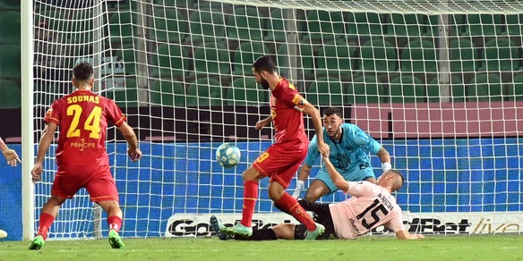 Palermo-Catanzaro 1-2: scatto playoff per Vivarini, Corini ko