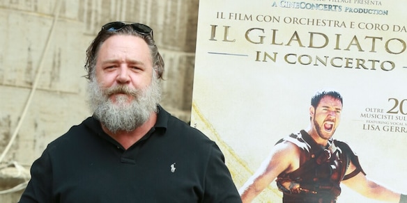 Russell Crowe super ospite a Sanremo? Il suo annuncio prima di Amadeus