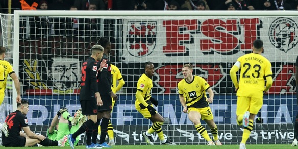 Bundesliga, la capolista Leverkusen frena: pari casalingo con il Dortmund