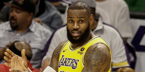Nba Cup, LeBron porta i Lakers in semifinale. Antetokounmpo doma New York