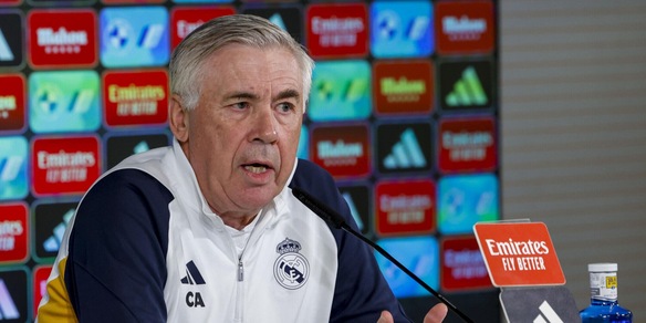 Real, Ancelotti e la battuta sull'Arabia: "A piedi ci andrei..."