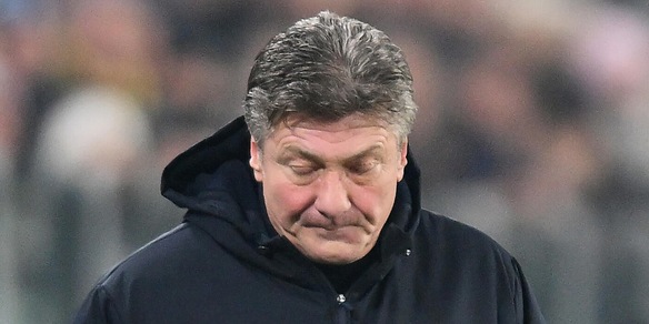 Napoli, trauma distorsivo per un centrocampista: i dettagli