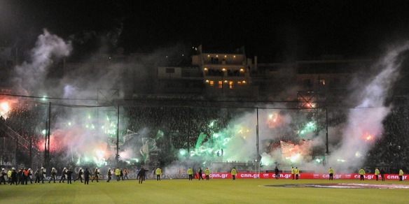 Grecia, troppa violenza negli stadi: la decisione del governo è clamorosa