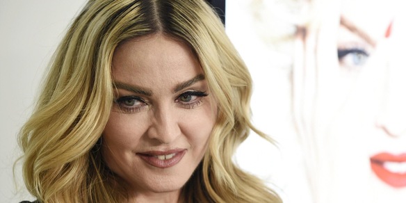 Madonna, il concerto inizia con tre ore di ritardo: fan infuriati. Il motivo