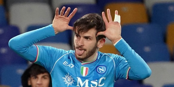 Kvaratskhelia, frase misteriosa sui social dopo il Cagliari: cosa vuol dire?