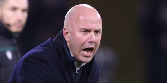 L'allenatore del Feyenoord provoca la Roma: "Bello sfidarli, ecco cosa ho capito"