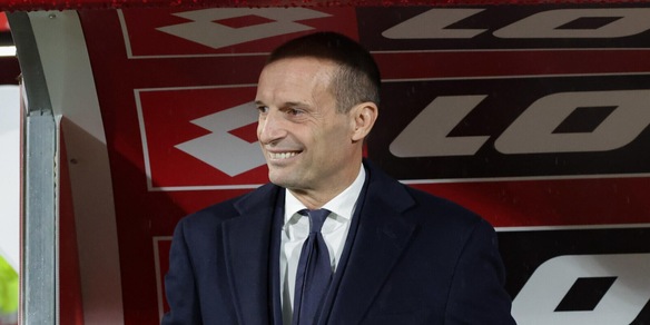 Juve, Allegri show in conferenza: dal panettone a ottobre al camion rotto