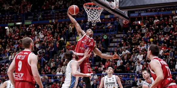 Serie A, Napier trascina l'Olimpia Milano: Cremona travolta 74-51