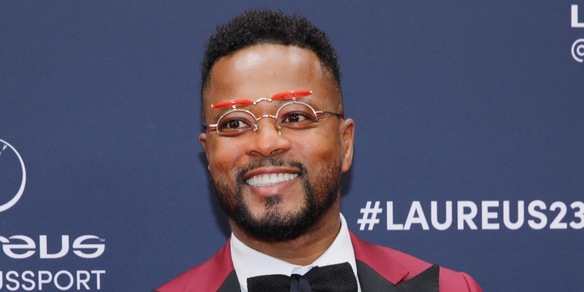 "Evra mangia pollo crudo", insulti dei tifosi dello United: cosa è successo