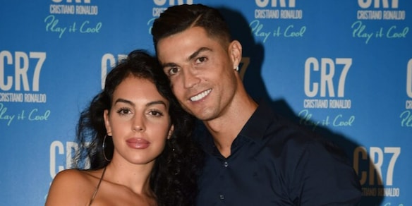 Cristiano Ronaldo e Georgina: alle figlie regali di Natale da 1700 euro