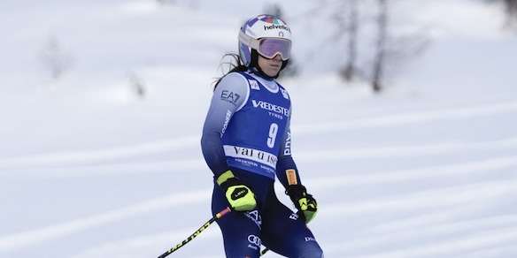 Coppa del Mondo, caduta per Bassino nel gigante a Lienz