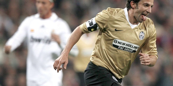 Del Piero compie 41 anni, la Juventus lo celebra: «Una leggenda»