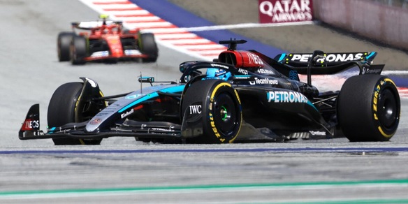 Gp d'Austria, Verstappen-Norris a contatto: trionfa Russell. Terzo Sainz