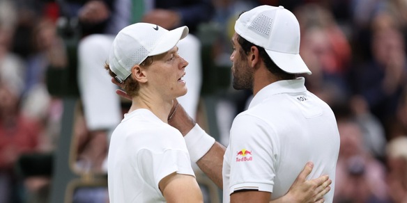 Sinner-Berrettini, rivivi la diretta di Wimbledon: Jannik trionfa in quattro set (7-6, 7-6, 2-6, 7-6)