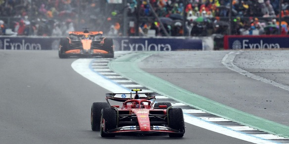 F1, Gp Gran Bretagna: trionfa Hamilton, quinta la Ferrari di Sainz