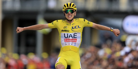 Tour de France, Pogacar show: vince la 14ª tappa e si conferma maglia gialla