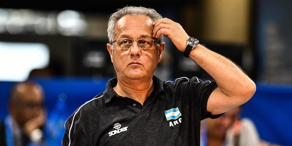 Terribile lutto per Julio Velasco: l'abbraccio del mondo del volley al ct