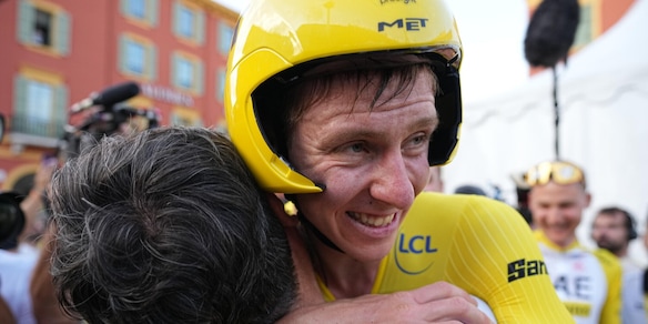 Pogacar chiude in trionfo il Tour de France: come Pantani, meglio di Merckx