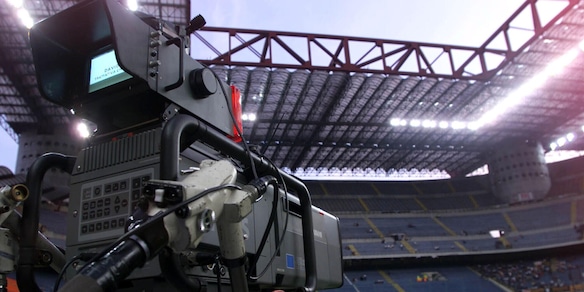 Prezzi Dazn, Sky e Amazon: dove vedere il calcio in tv tra Serie A, Europa League e Champions