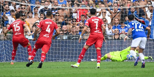 Sampdoria, Sottil pareggia in 10 all'esordio. Sassuolo ko contro la Cremonese