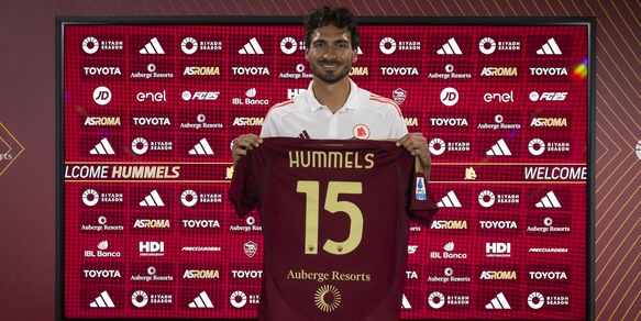 Roma, ufficiale Hummels: scelto il numero di maglia