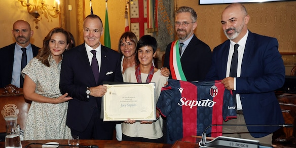 Bologna, Saputo cittadino onorario: commuove su Mihajlovic e Dall'Ara