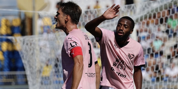 Serie B, colpi Bari e Palermo. Il Frosinone crolla a Brescia