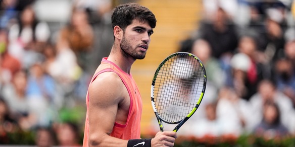 Alcaraz sempre più nervoso, litiga con il giudice di sedia: "Non mi fanno respirare"