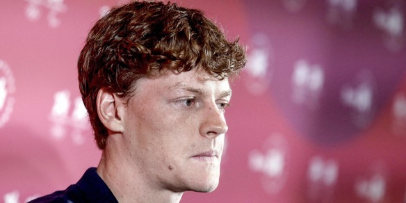 Sinner a rischio squalifica, social furiosi: "Non è doping, lo vogliono fermare"