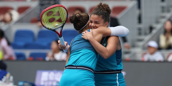 Errani e Paolini vincono ancora, è semifinale a Pechino