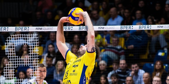 La terza giornata apre con due anticipi