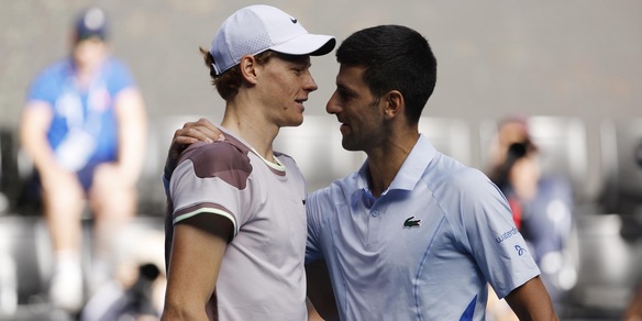 Sinner, Djokovic accende la finale: "Non sono io il favorito..."