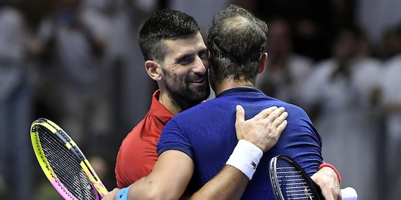Djokovic batte Nadal e si commuove: "Non lasciare il tennis". La risposta di Rafa