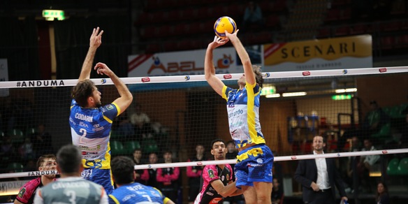 Cuneo al comando, vittorie pesanti per Tinet e Brescia