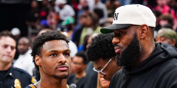 Nba, LeBron e Bronny James riscrivono la storia: in campo insieme