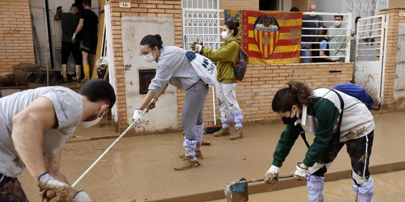 Alluvione Spagna, la Liga non ferma le partite: i club furiosi si ribellano
