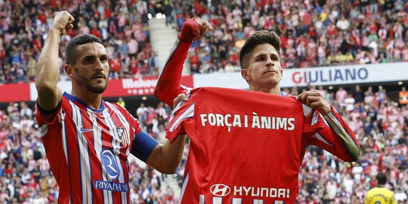 Il Barcellona batte l'Espanyol, Giuliano Simeone spinge l'Atletico di papà Cholo