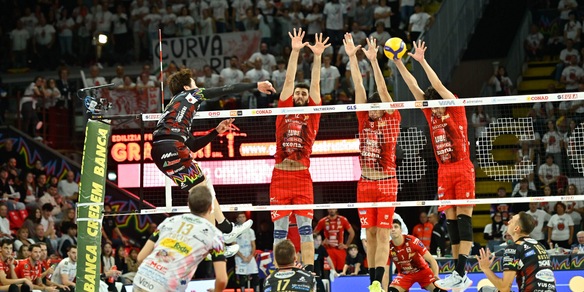 Civitanova sfiora l'impresa a Perugia, prima vittoria per Cisterna