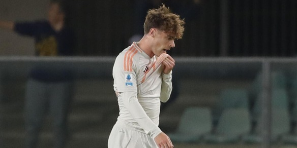 Zalewski, una crisi senza fine: lo consolano i compagni