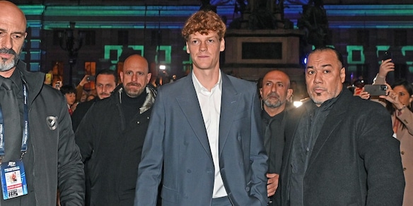 Sinner sfila alle Atp Finals 2024: "Giocare qui è speciale". Rivivi la diretta