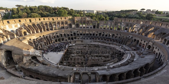 Pazzesco, dentro il Colosseo si potrà combattere da gladiatori: come si può prenotare