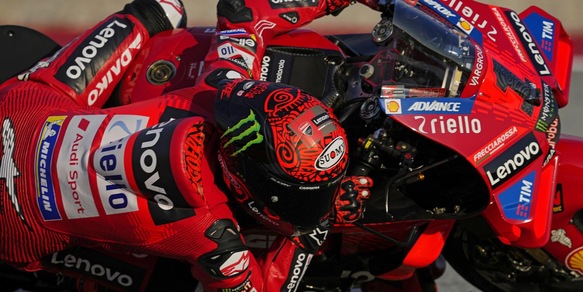 MotoGp Barcellona, Bagnaia trionfa nella Sprint e tiene vivo il sogno mondiale