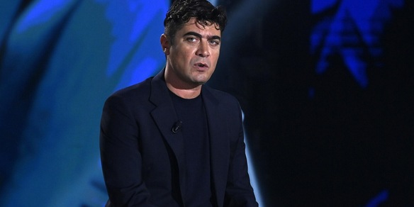 Riccardo Scamarcio e la scena di sesso con Monica Bellucci: "Dopo 7 ore..."